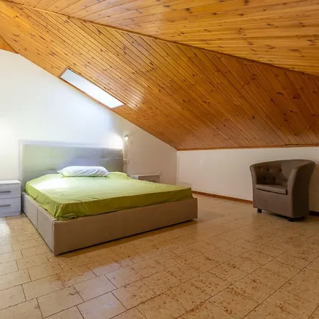 Ampio Llido Degli Estensi